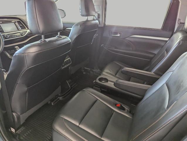 2019 Toyota Highlander Vehicle Photo in Oshkosh, WI 54901