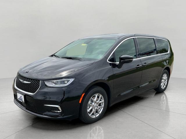2025 Chrysler Pacifica Vehicle Photo in Kaukauna, WI 54130