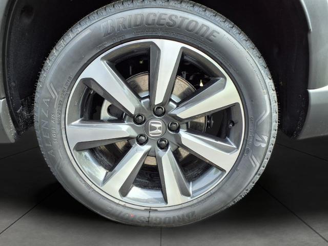 2025 Honda Pilot Vehicle Photo in Oshkosh, WI 54904