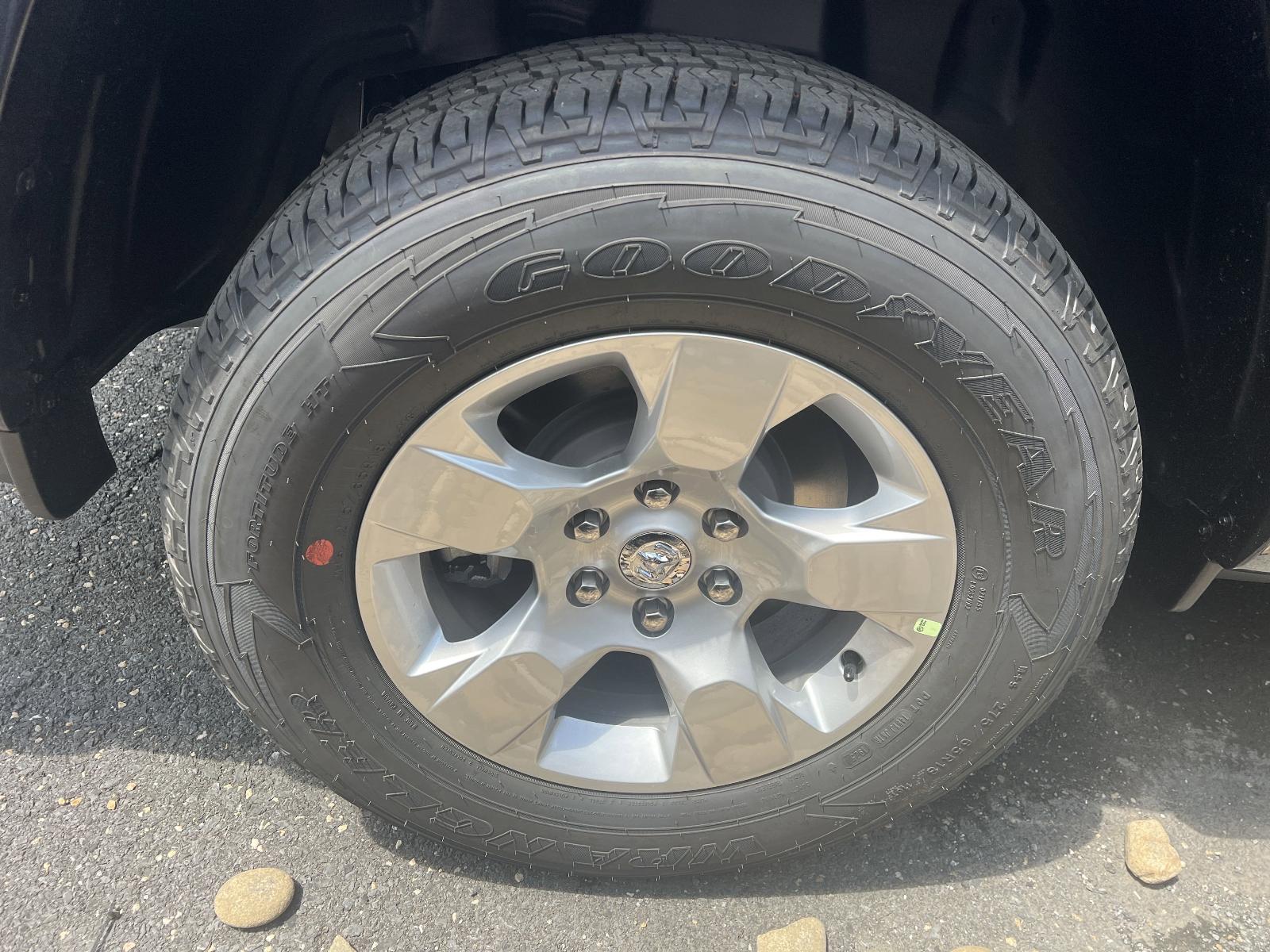 2025 Ram 1500 Vehicle Photo in Mechanicsburg, PA 17050-1707