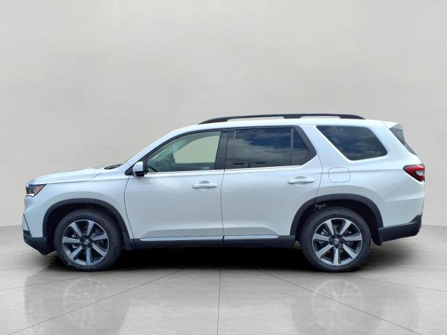 2025 Honda Pilot Vehicle Photo in Oshkosh, WI 54904