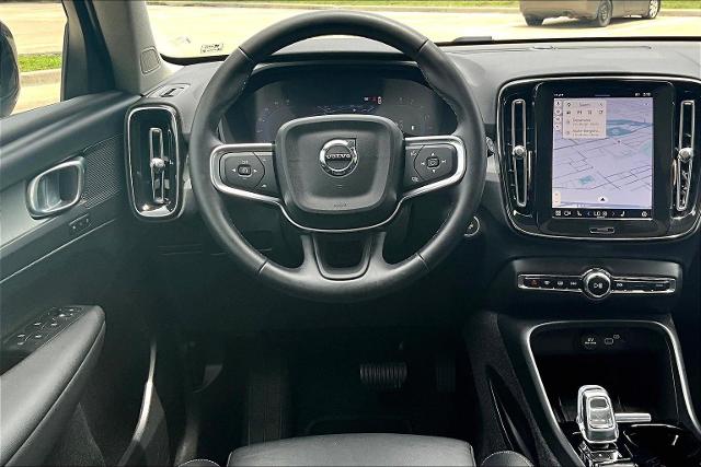 2025 Volvo XC40 Vehicle Photo in Houston, TX 77007