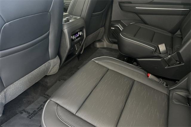 2025 Buick Enclave Vehicle Photo in ELK GROVE, CA 95757-8703