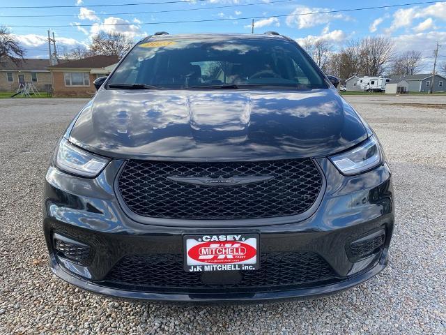 Used 2023 Chrysler Pacifica Limited with VIN 2C4RC3GG1PR585528 for sale in Casey, IL