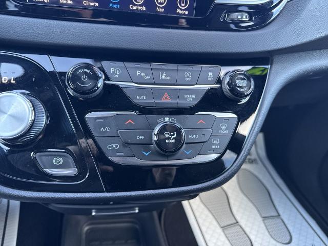 2019 Chrysler Pacifica Touring L Plus photo 26