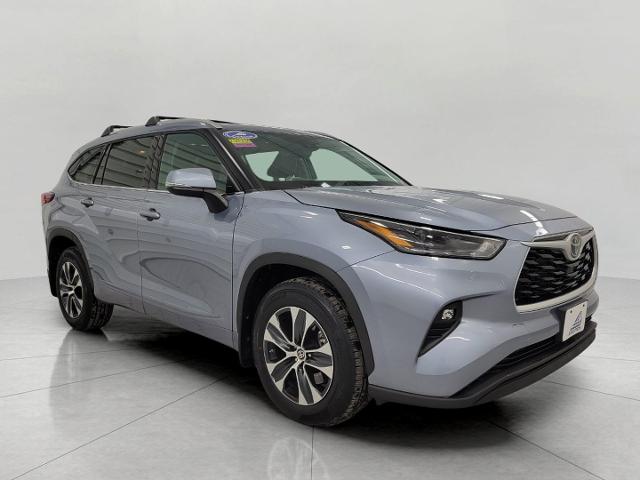 2022 Toyota Highlander Vehicle Photo in APPLETON, WI 54914-4656