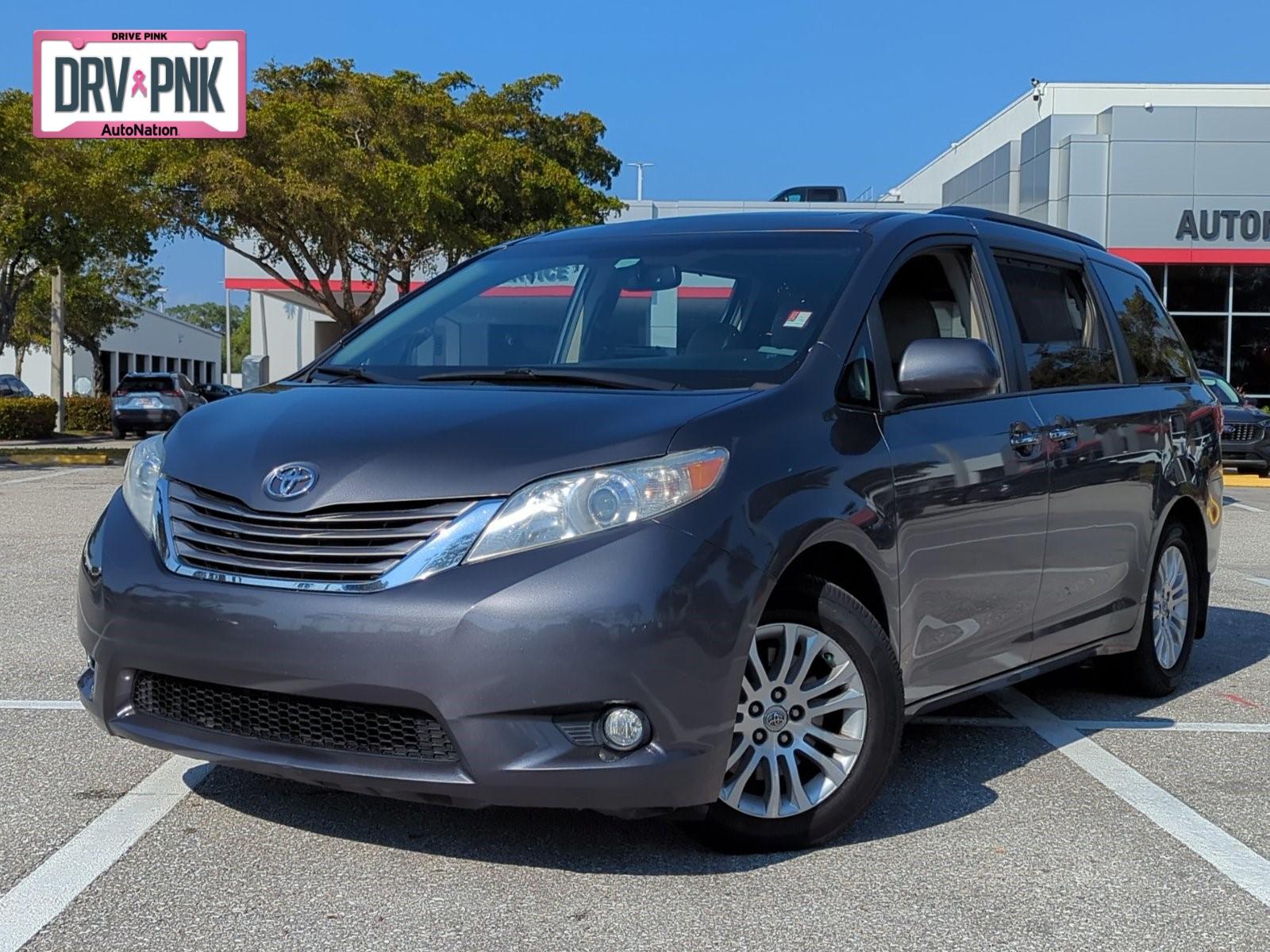 2017 Toyota Sienna Vehicle Photo in Ft. Myers, FL 33907