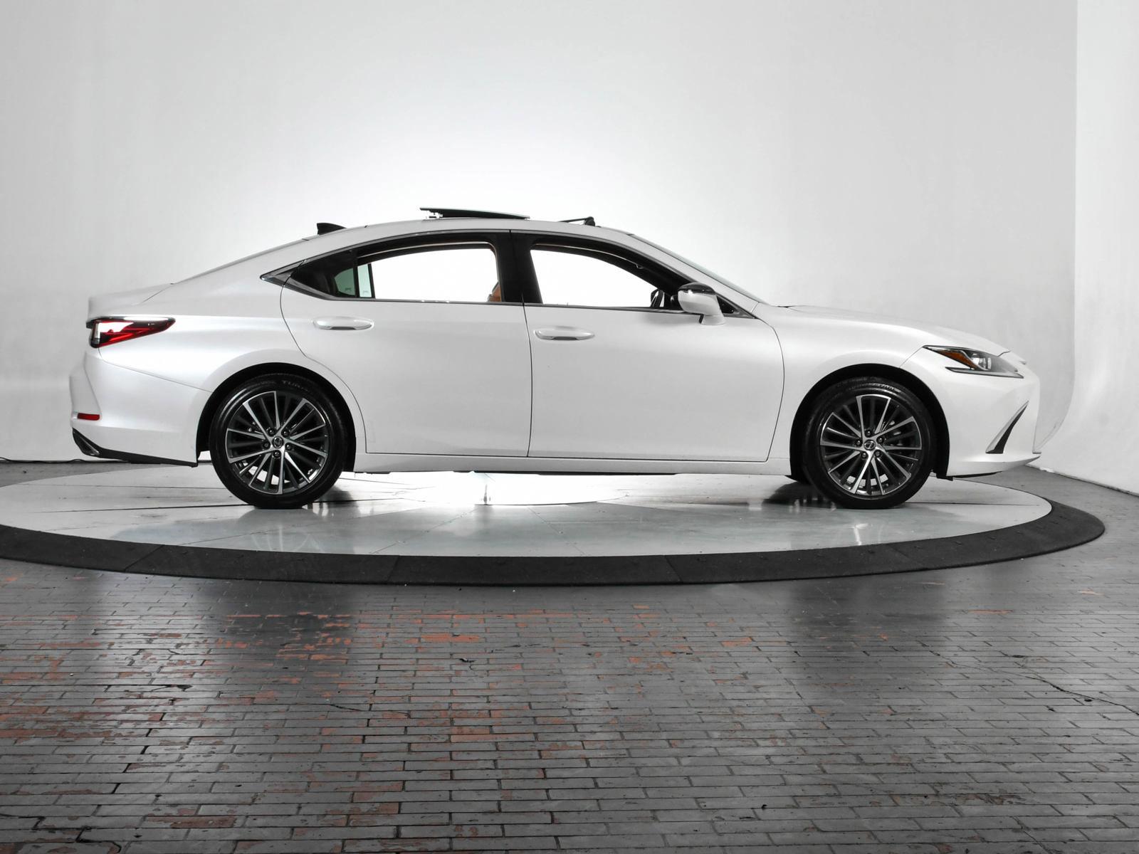 2023 Lexus ES 350 Vehicle Photo in DALLAS, TX 75235