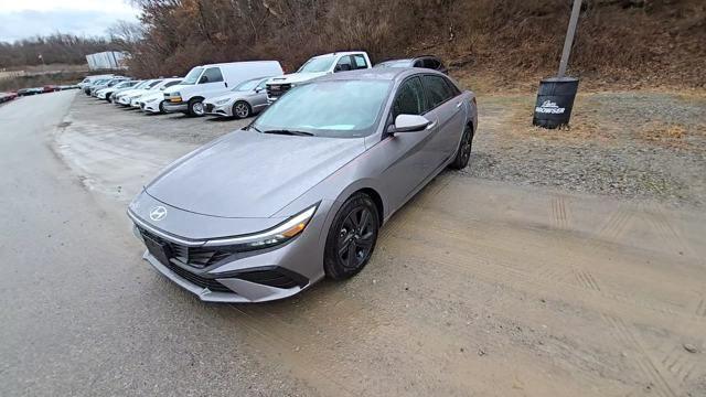 2024 Hyundai ELANTRA Vehicle Photo in Pleasant Hills, PA 15236