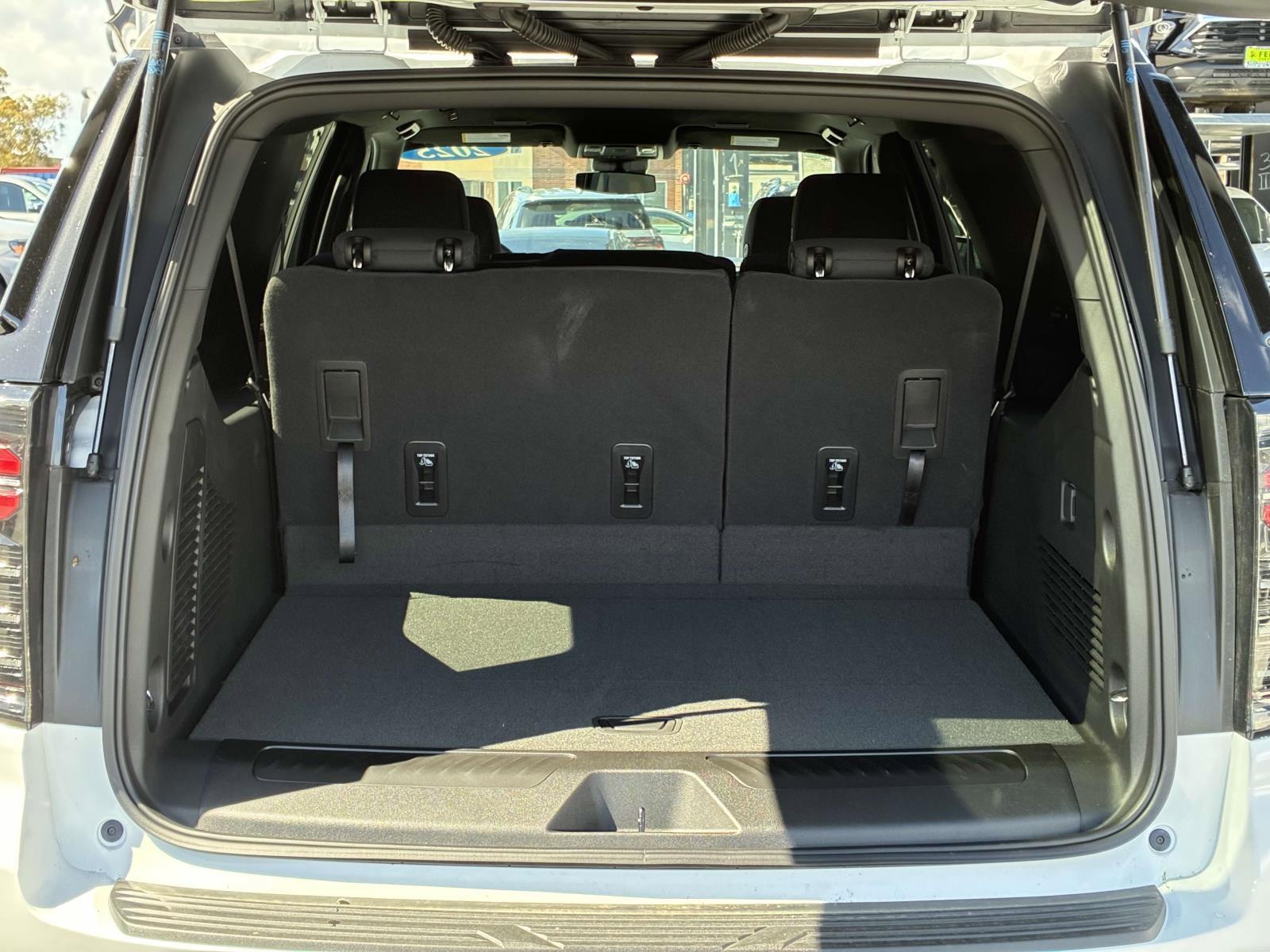 2025 Chevrolet Suburban Vehicle Photo in LOS ANGELES, CA 90007-3794