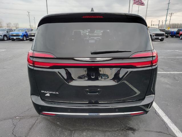 2024 Chrysler Pacifica Vehicle Photo in GREEN BAY, WI 54304-5303