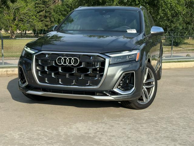 2025 Audi SQ7 Vehicle Photo in HOUSTON, TX 77090