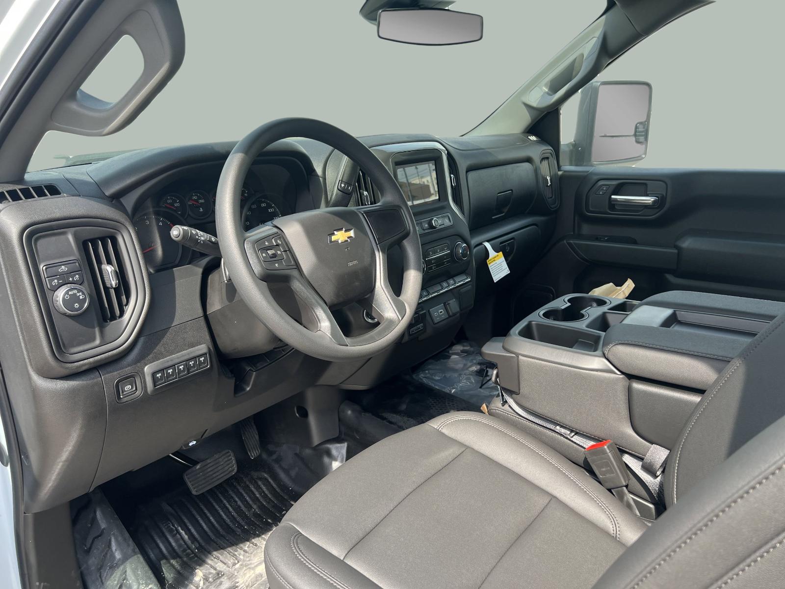 2025 Chevrolet Silverado 3500 HD Chassis Cab Vehicle Photo in GEORGETOWN, TX 78626-7508