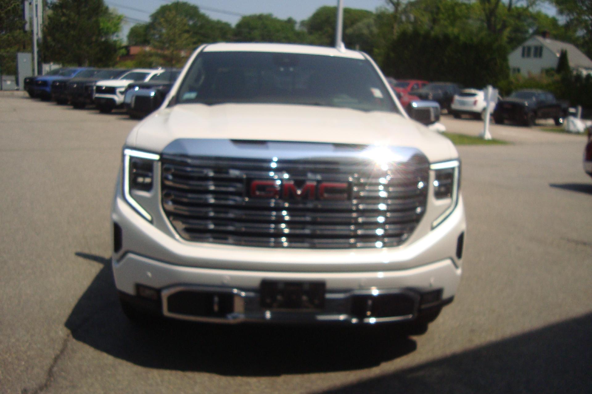 2024 GMC Sierra 1500 Vehicle Photo in PORTSMOUTH, NH 03801-4196