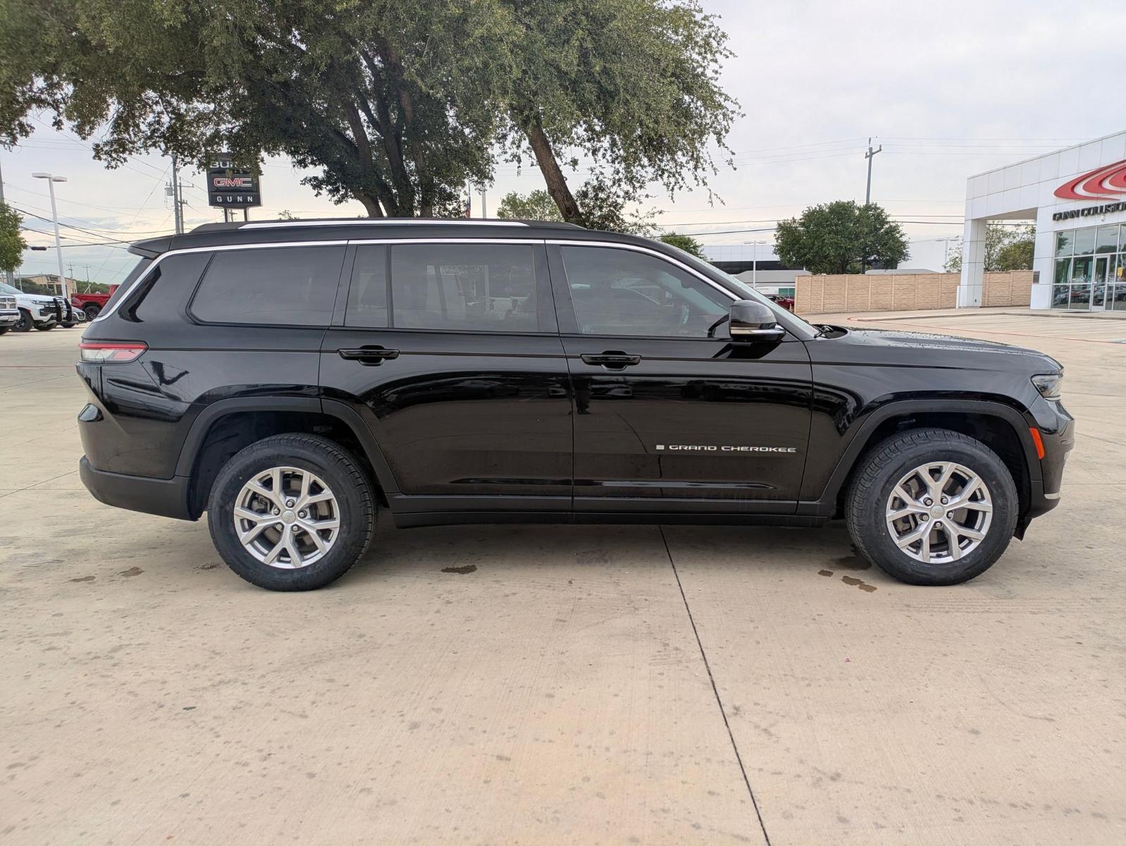 2021 Jeep Grand Cherokee L Vehicle Photo in SELMA, TX 78154-1460