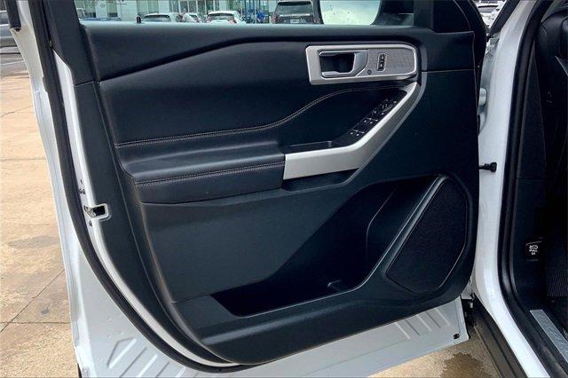 2023 Ford Explorer Vehicle Photo in TOPEKA, KS 66609-0000