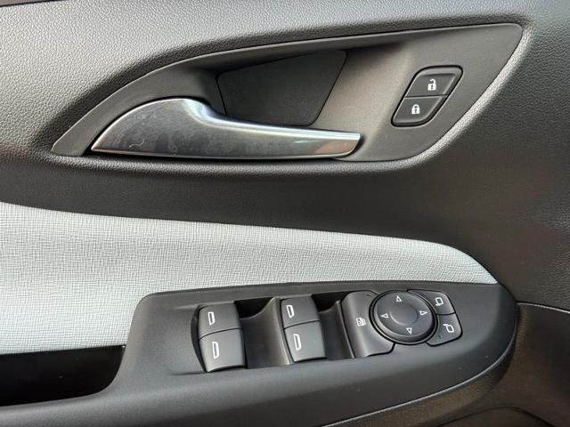 2025 Buick Envista Vehicle Photo in COLUMBIA, MO 65203-3903
