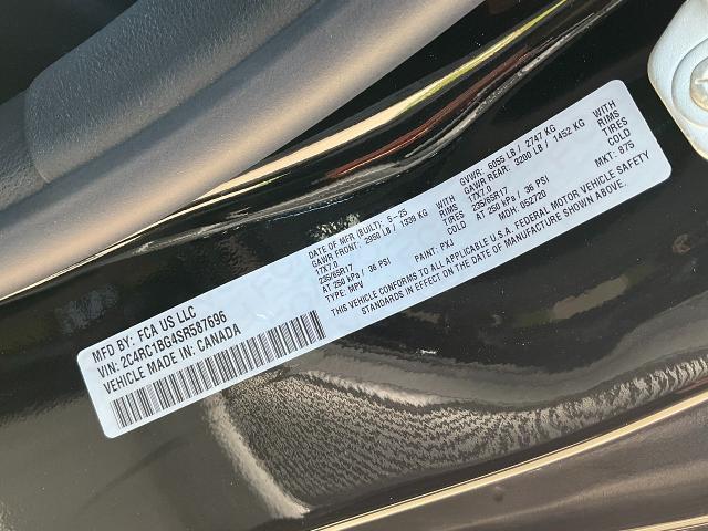 2025 Chrysler Pacifica Vehicle Photo in Kaukauna, WI 54130