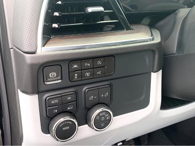 2025 Chevrolet Suburban Vehicle Photo in BEAUFORT, SC 29906-4218