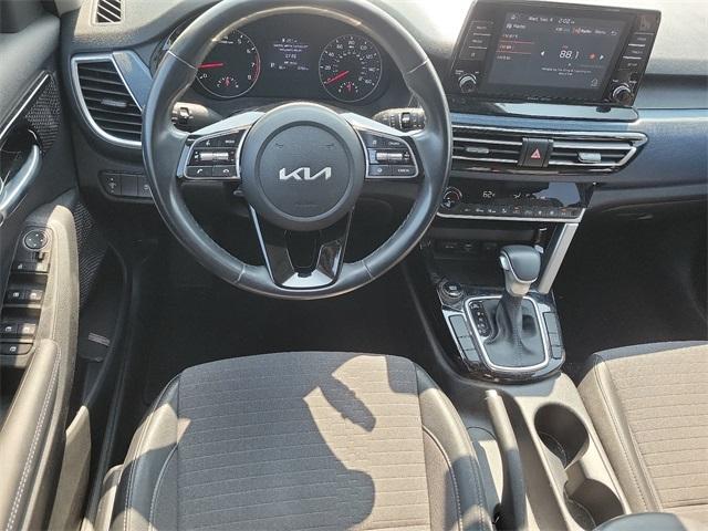 2023 Kia Seltos Vehicle Photo in New Bloomfield, PA 17068
