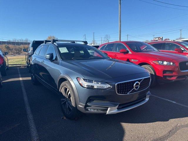 2019 Volvo V90 Cross Country Vehicle Photo in TREVOSE, PA 19053-4984