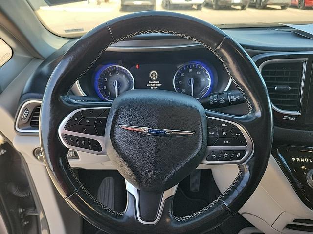 2021 Chrysler Pacifica Touring L photo 22