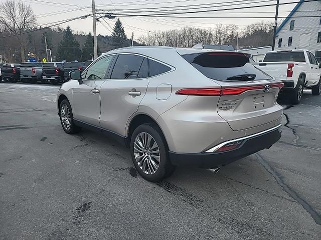 Used 2022 Toyota Venza XLE with VIN JTEAAAAHXNJ091741 for sale in Ludlow, VT