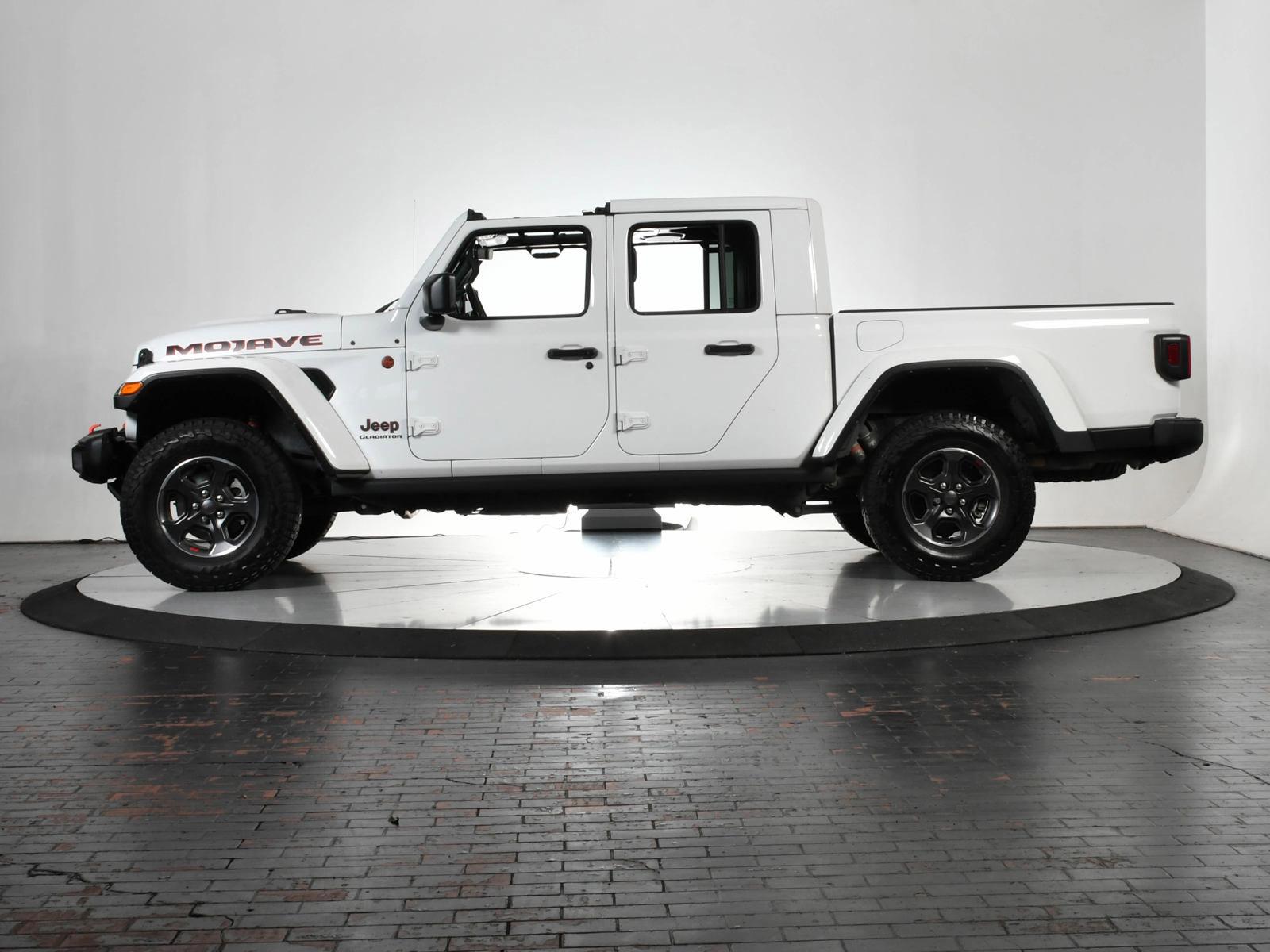 2022 Jeep Gladiator Vehicle Photo in DALLAS, TX 75235