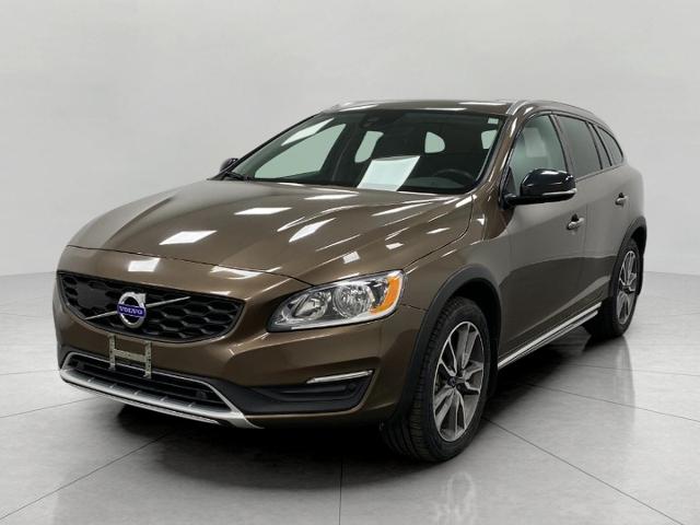 2018 Volvo V60 Cross Country Vehicle Photo in Appleton, WI 54913