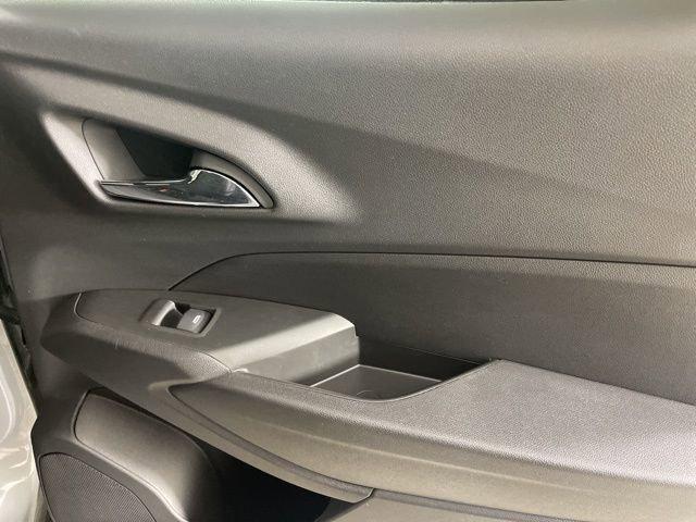 2025 Chevrolet Trax Vehicle Photo in PHOENIX, AZ 85014-3381