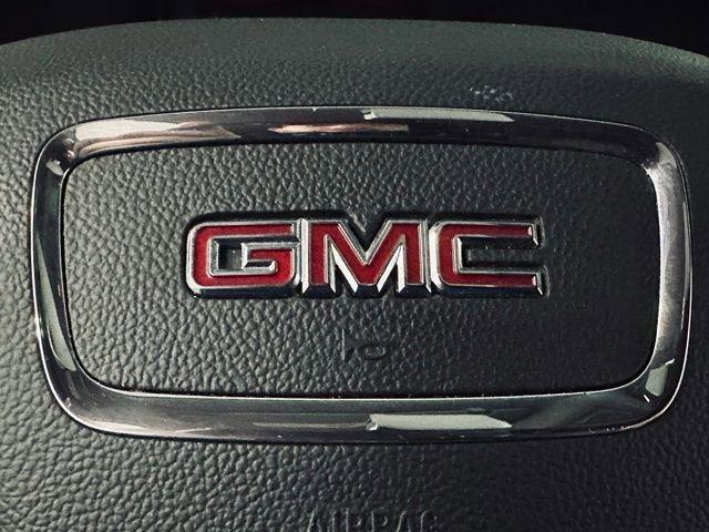 2021 GMC Acadia Vehicle Photo in MEDINA, OH 44256-9631