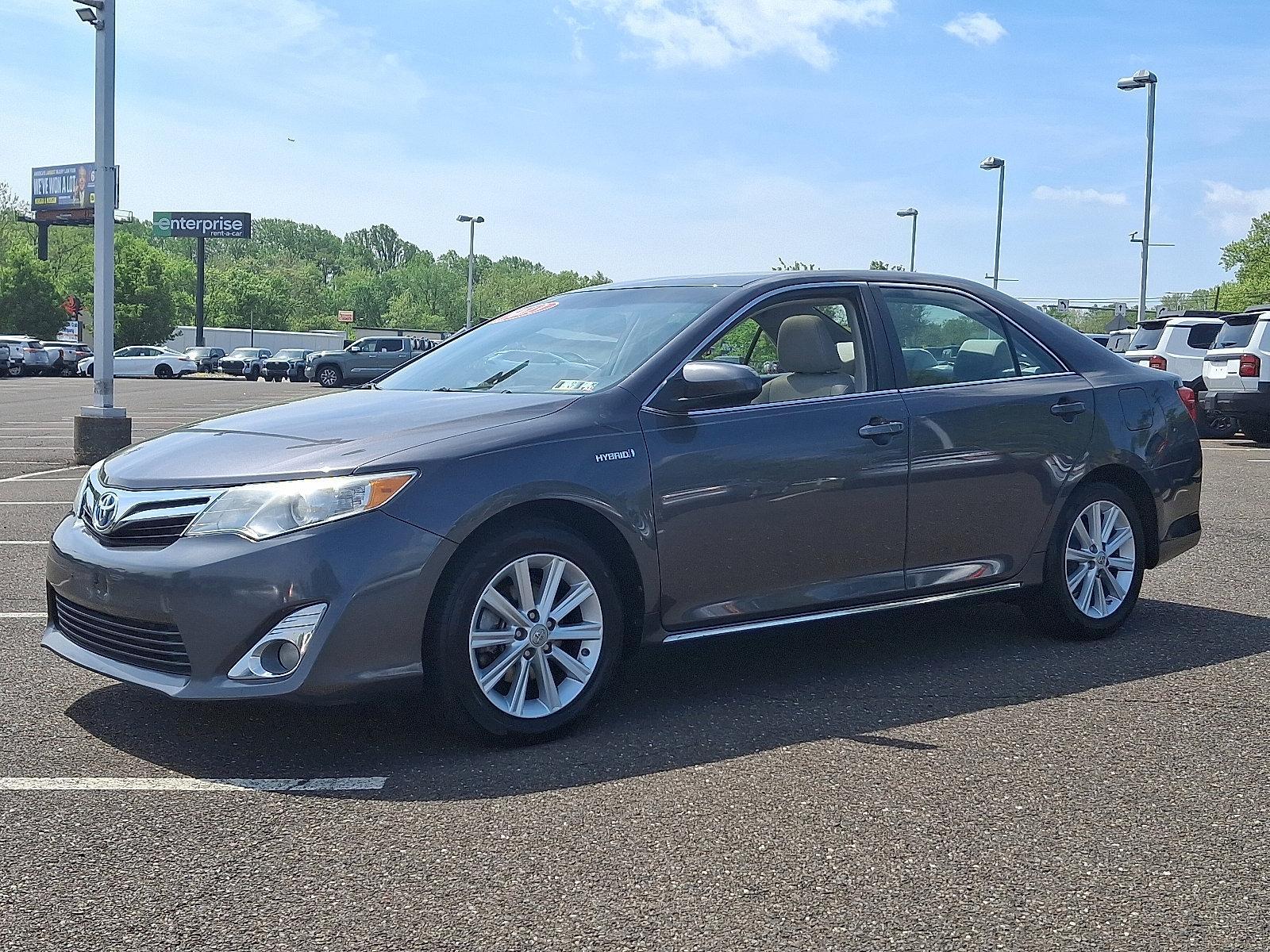 2013 Toyota Camry Hybrid Vehicle Photo in Trevose, PA 19053