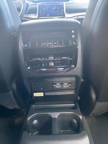 2024 Jeep Grand Cherokee L Vehicle Photo in APPLETON, WI 54914-8833