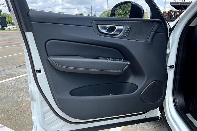 2025 Volvo XC60 Vehicle Photo in Houston, TX 77007