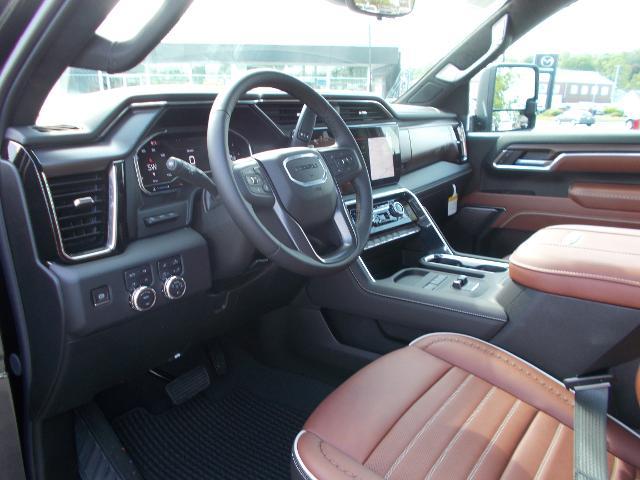 2025 GMC Sierra 3500HD Vehicle Photo in LOWELL, MA 01852-4336