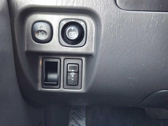 2005 Ford Escape Vehicle Photo in DENTON, TX 76210-9321