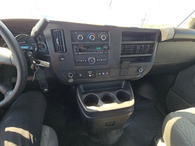 2025 Chevrolet Express Commercial Cutaway Vehicle Photo in INDEPENDENCE, MO 64055-1314