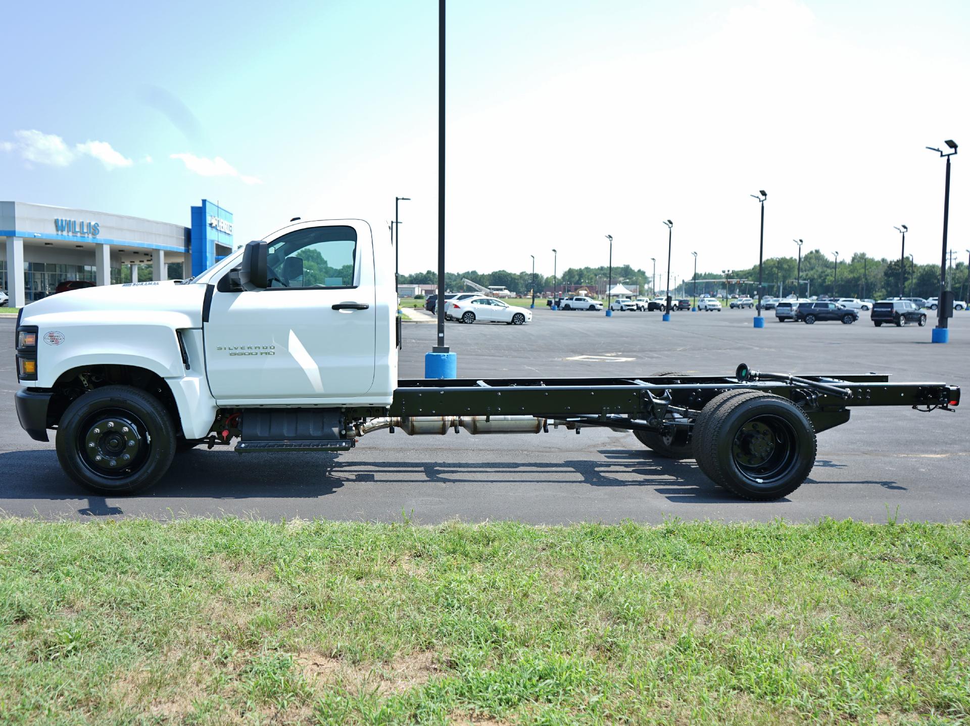 2024 Chevrolet Silverado 5500 HD Vehicle Photo in SMYRNA, DE 19977-2874