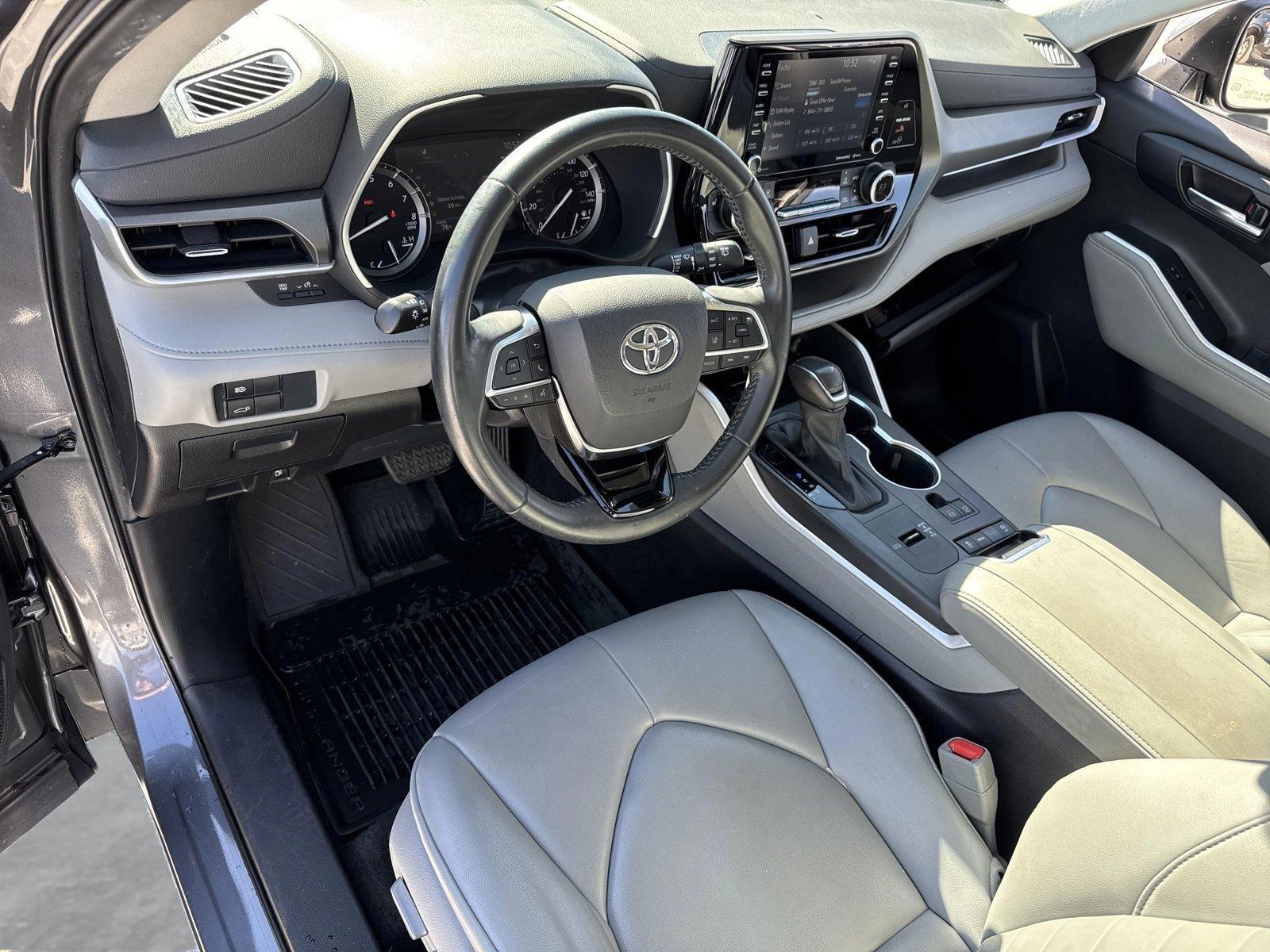 2021 Toyota Highlander Vehicle Photo in Ft. Myers, FL 33907