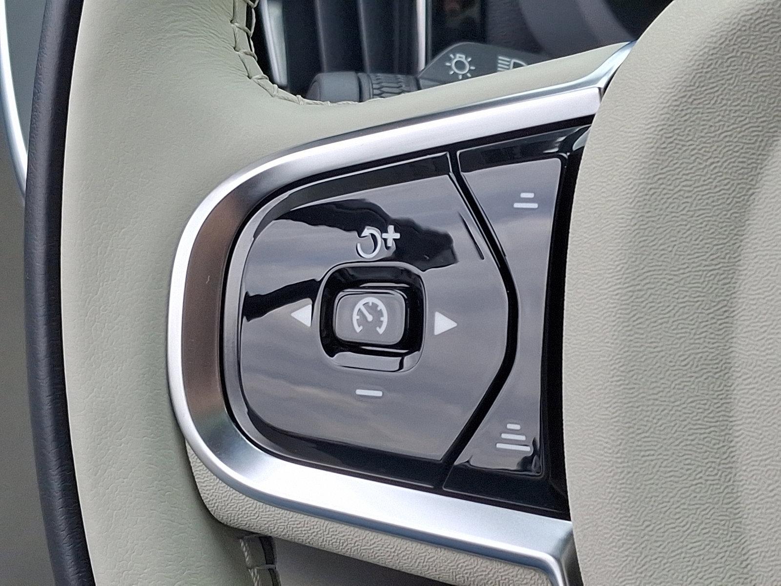 2025 Volvo XC60 Vehicle Photo in Trevose, PA 19053