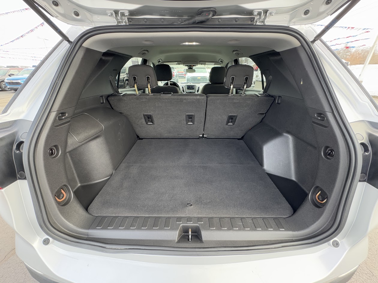 2020 Chevrolet Equinox Vehicle Photo in BOONVILLE, IN 47601-9633