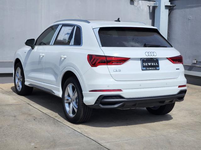 2024 Audi Q3 Vehicle Photo in SUGAR LAND, TX 77478