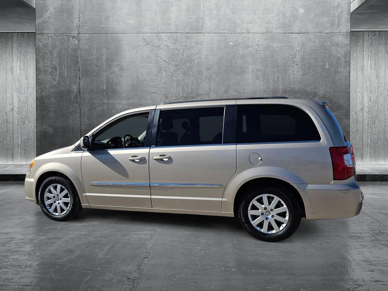 2014 Chrysler Town & Country Vehicle Photo in NORTH RICHLAND HILLS, TX 76180-7199