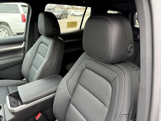 2025 GMC Terrain Vehicle Photo in CHICOPEE, MA 01020-5001