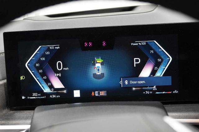 2025 BMW X7 xDrive40i Vehicle Photo in GRAPEVINE, TX 76051