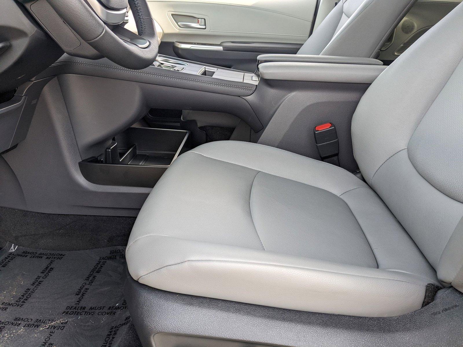2024 Toyota Sienna Vehicle Photo in ORLANDO, FL 32808-7998