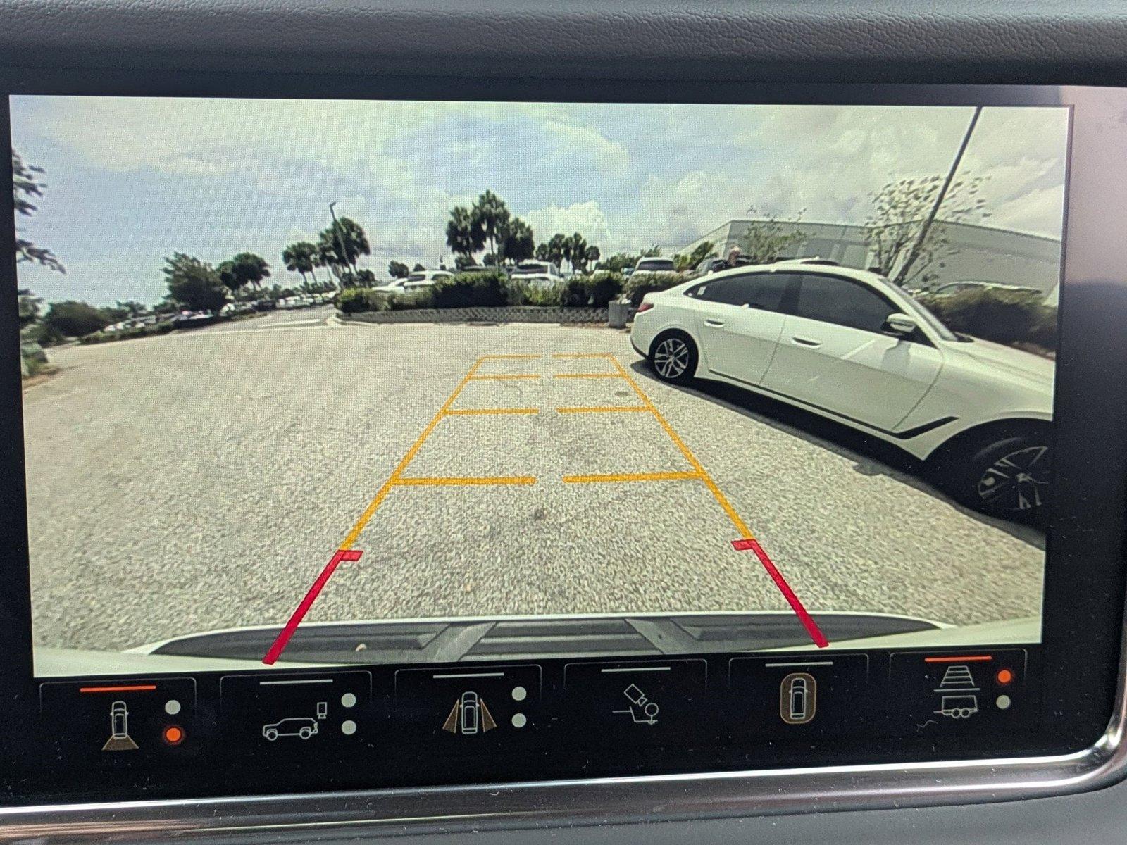 2024 GMC Yukon Vehicle Photo in Sarasota, FL 34231
