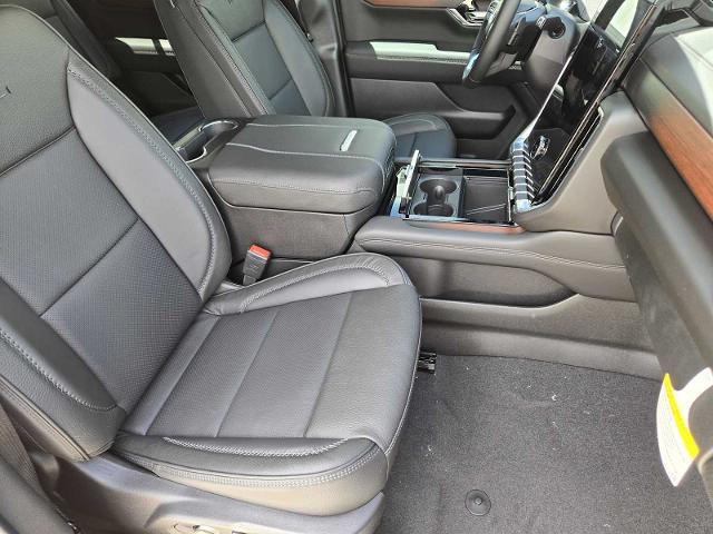2025 GMC Yukon Vehicle Photo in DALLAS, TX 75209-3016