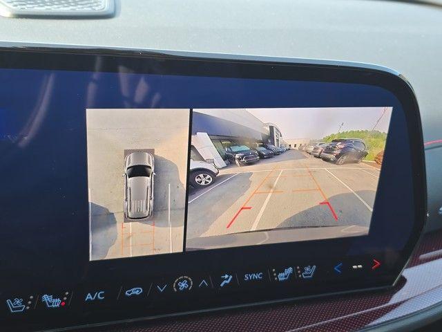 2024 Chevrolet Traverse Vehicle Photo in Pleasant Hills, PA 15236