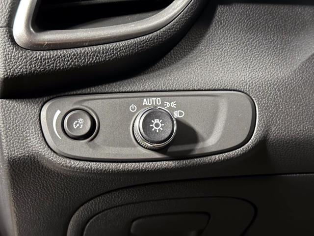 2022 Chevrolet Trax Vehicle Photo in Roslyn, NY 11576